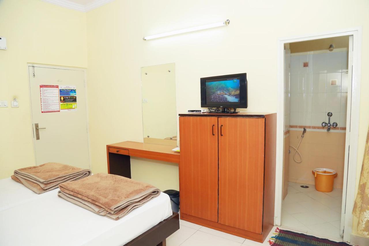 collection o hotel geetanjali ahmedabad